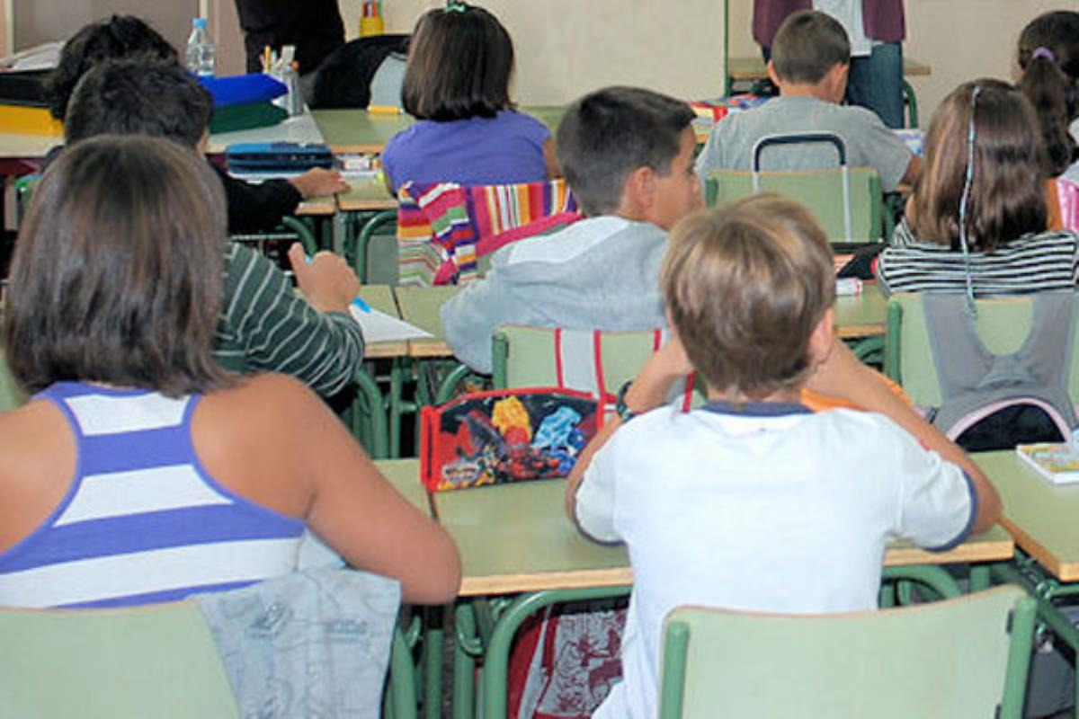 Las ayudas escolares tienen un valor de 100.000 euros y están destinadas a Educación Infantil, Bachillerato y FP