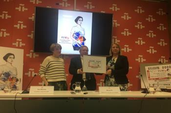 La ilustradora lo ha presentado, en el Instituto Cervantes, de la mano del director de la cita, Manuel Gil