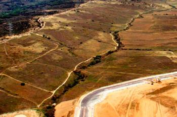 La moción establece tres fases en la construcción de 8.600 viviendas en el entorno de Valdelatas