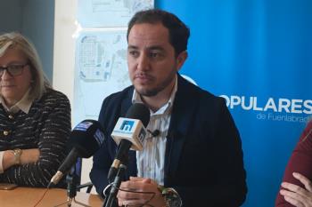 El portavoz del PP de Fuenlabrada ha reiterado su apoyo a la presidenta regional tras el caso del Master