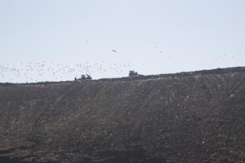 Tras la Asamblea de la Comunidad del Este, el presidente, ha explicado que el día 28 no entrarán más camiones al vertedero