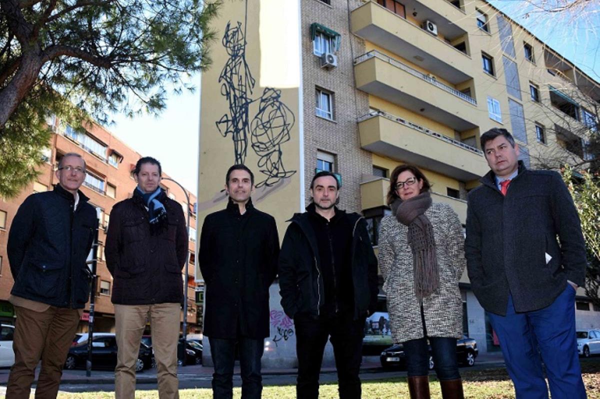 El artista ha creado dos nuevos murales en edificios de la ciudad