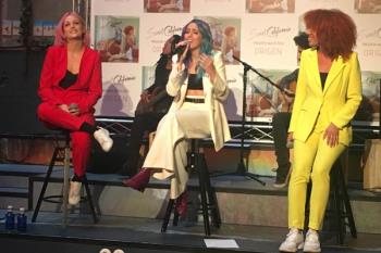 Lo han hecho en la Sala Equis de Madrid con un acústico íntimo que ha conseguido llevarse la ovación del público 