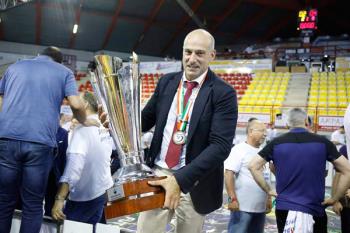 Llega con la misión de, al menos, igualar los logros de Jesús Velasco en el banquillo interista