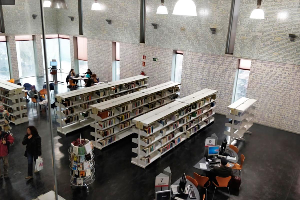 Del 8 de enero al 9 de febrero, doce bibliotecas abrirán con horarios especiales para facilitar el estudio durante la época de exámenes.