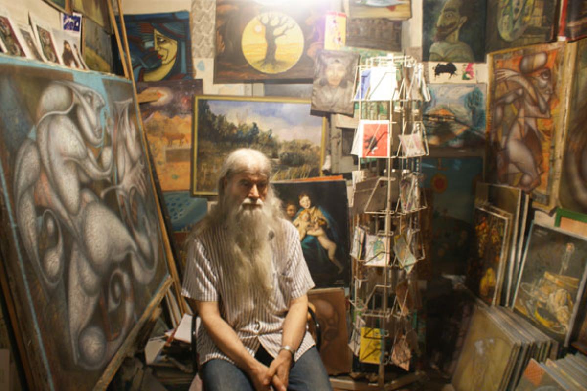 Visitamos el taller que posee el artista en la ciudad desde hace décadas