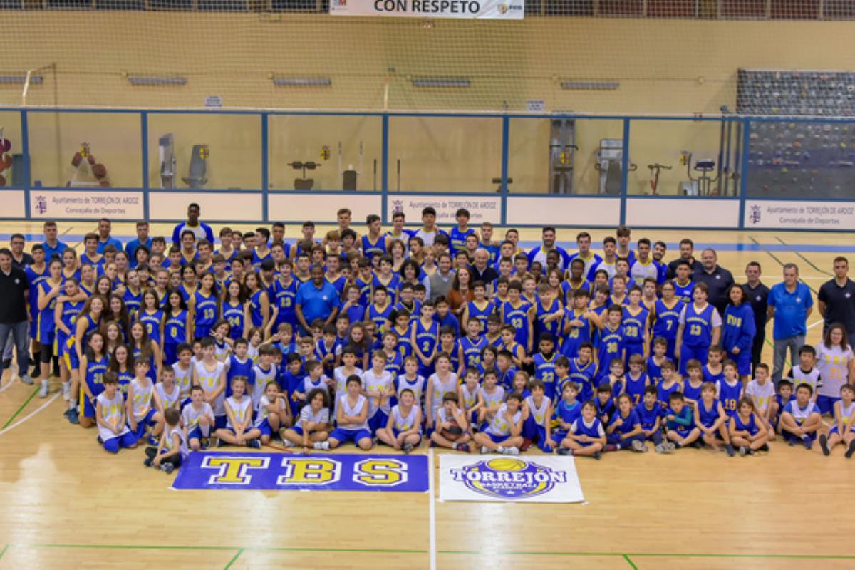 La entidad torrejonera presentó a sus 22 equipos para esta temporada