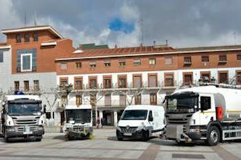 Lee toda la noticia 'Torrejón suma 4 nuevos vehículos de limpieza viaria para mejorar el servicio'