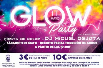 El municipio ha acogido este 11 de mayo la Glow Party en el Recinto Ferial