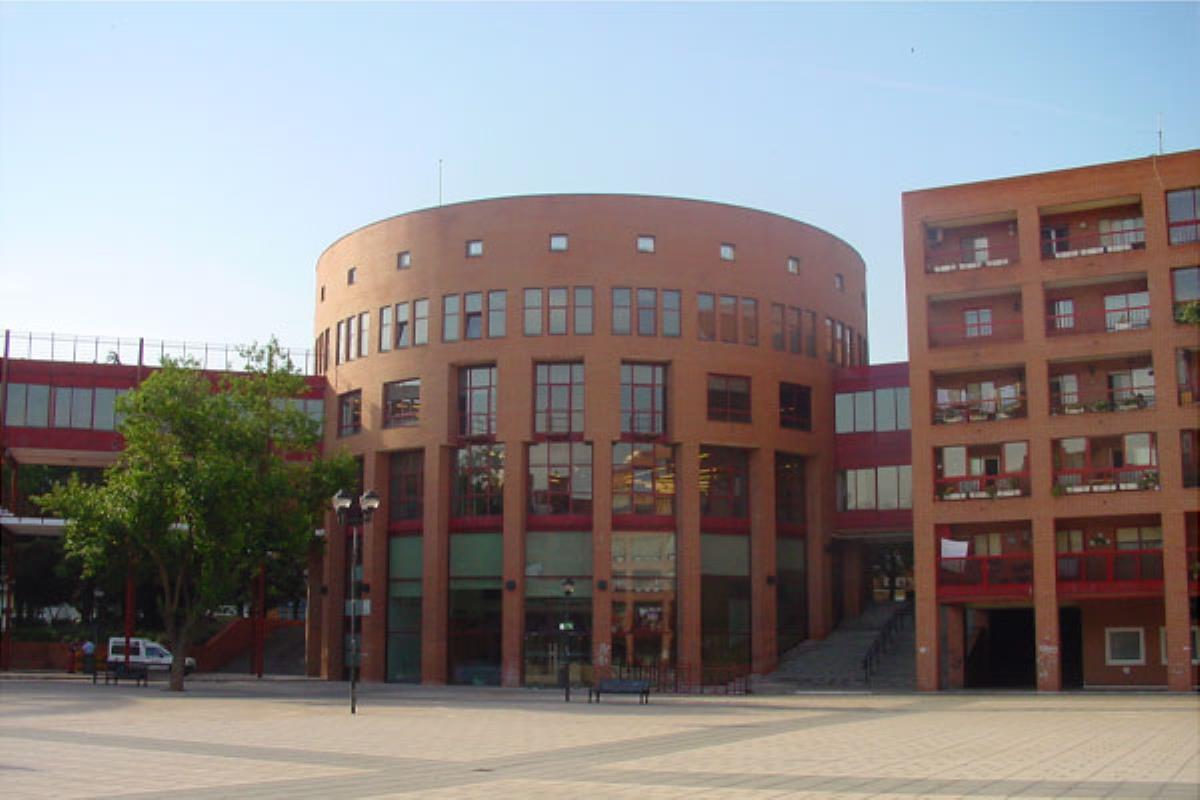 Un total de 4.400 viviendas serán construidas, de las cuales 1.550 serán propiedad del Ayuntamiento 