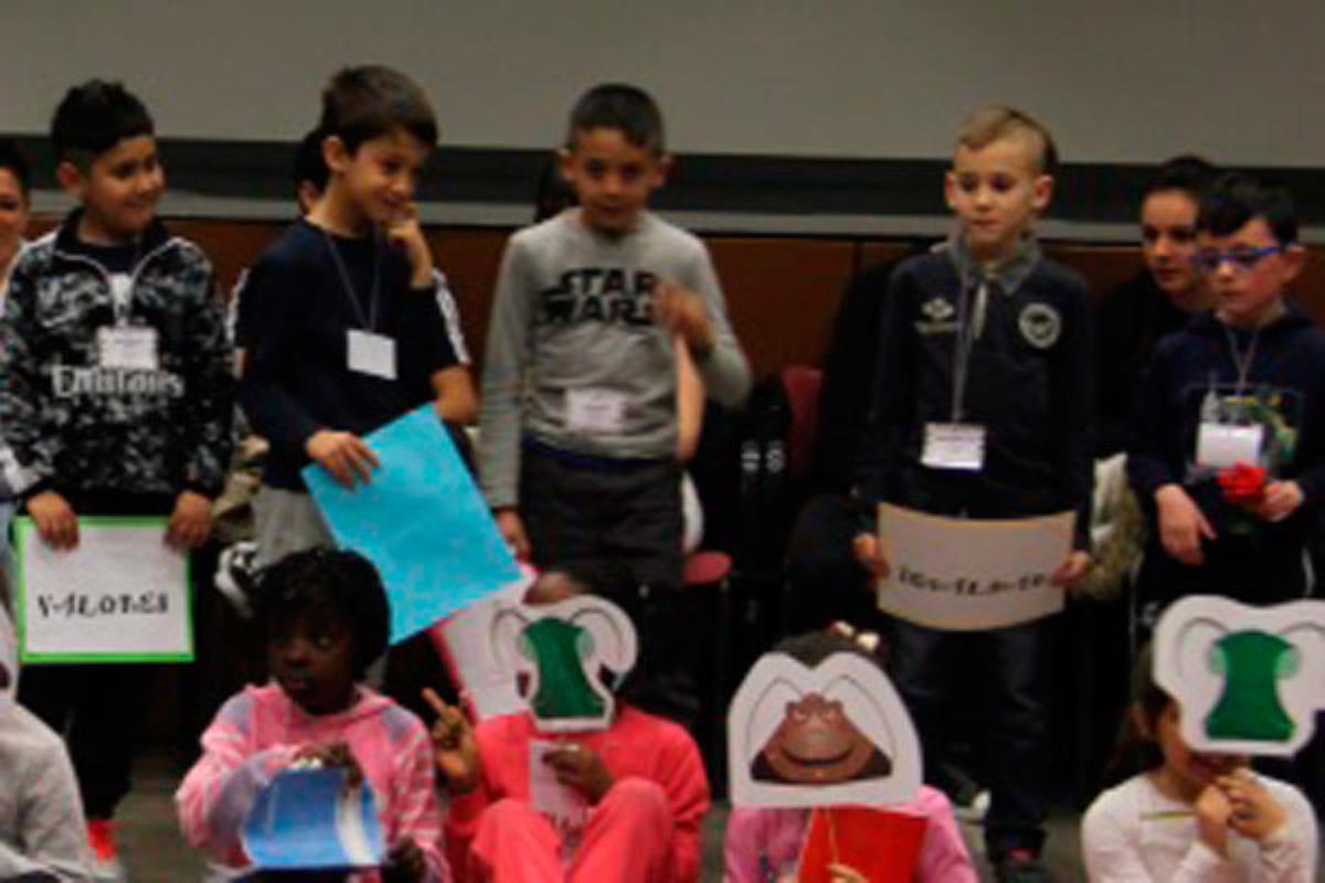 Un acto con representaciones teatrales, música y bailes que pretende mostrar la realidad del continente africano