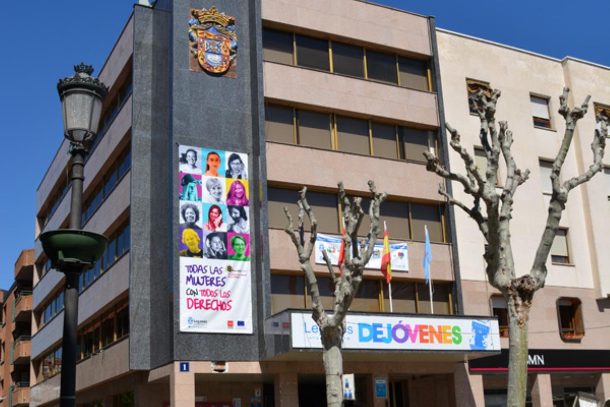 Tachan a Santiago Llorente de ofrecer un “feminismo hipócrita y de postureo”