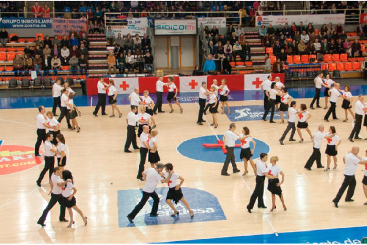 Cruz Roja Fuenlabrada y el salón de baile Dama bailarán otro año más por una buena causa en el Pabellón Fernando Martín