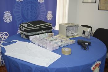 La Policía Nacional de la localidad efectuó la detención cuando el estafador se disponía a cobrar una cantidad de entre 30.000 y 40.000 euros.