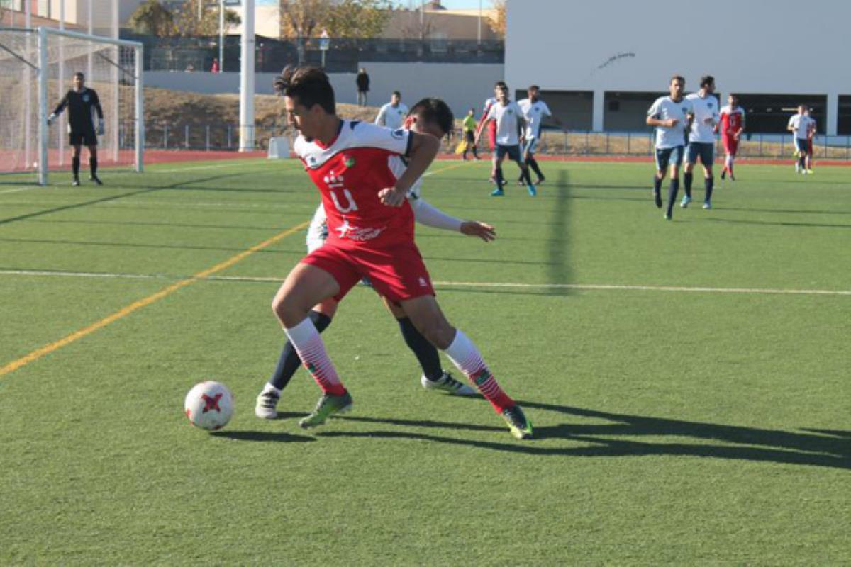 El URJC Móstoles se batió en duelo contra el C.F San Agustín de Guadalix en un partido muy intrigante