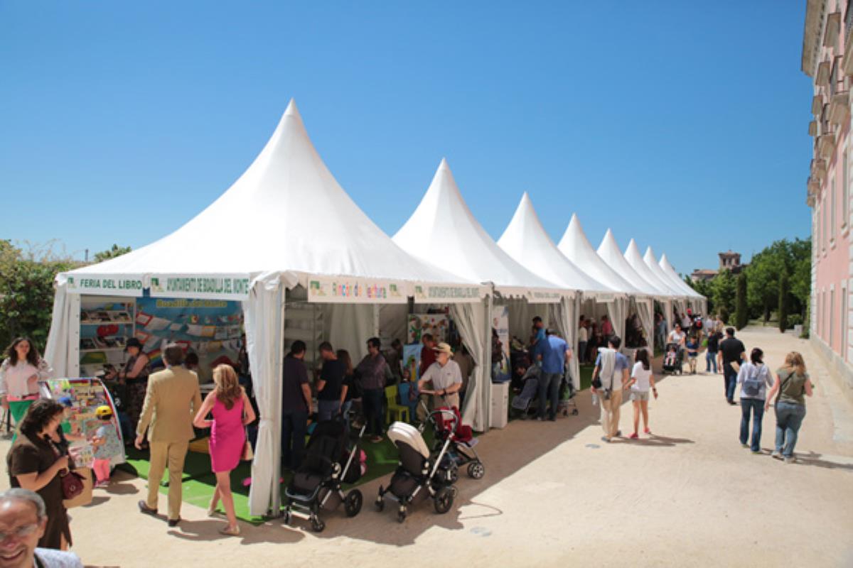 Boadilla celebra su VIII Feria del Libro con firma de libros, exposiciones y caricaturas