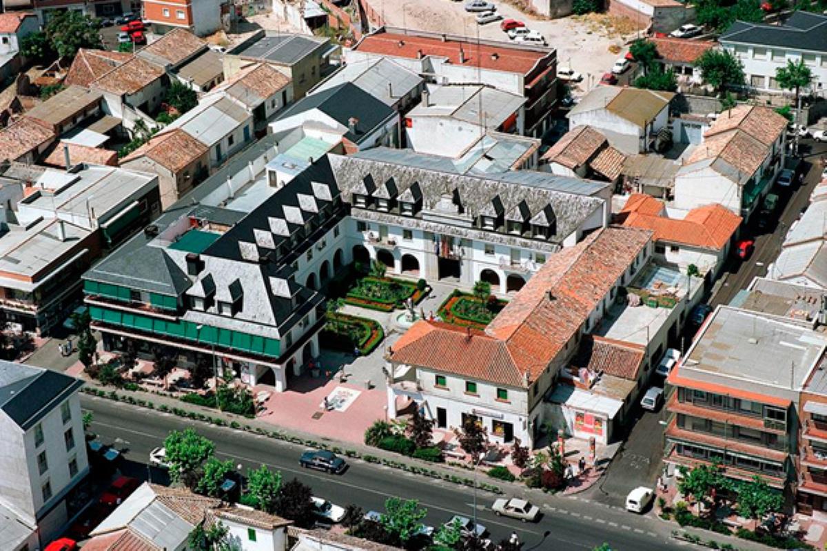 La exposición fotográfica sobre la memoria de la ciudad vuelve a estar disponible