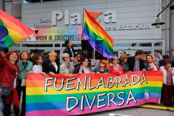 Las dos víctimas que denunciaron el 27 de julio a un hombre por presuntamente haberles amenazados de muerte y golpeado al grito de “maricones de mierda” en Fuenlabrada