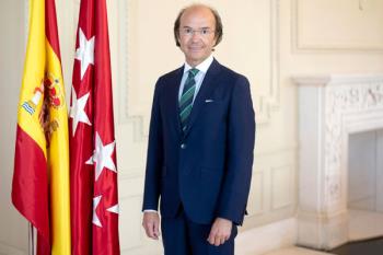 El consejero de Universidades, Eduardo Silicia, anuncia la puesta en marcha de la Ley de la Sociedad del Aprendizaje