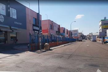 Los Agentes de la Guardia Civil han intervenido los productos falsificados en varias naves del polígono de Fuenlabrada