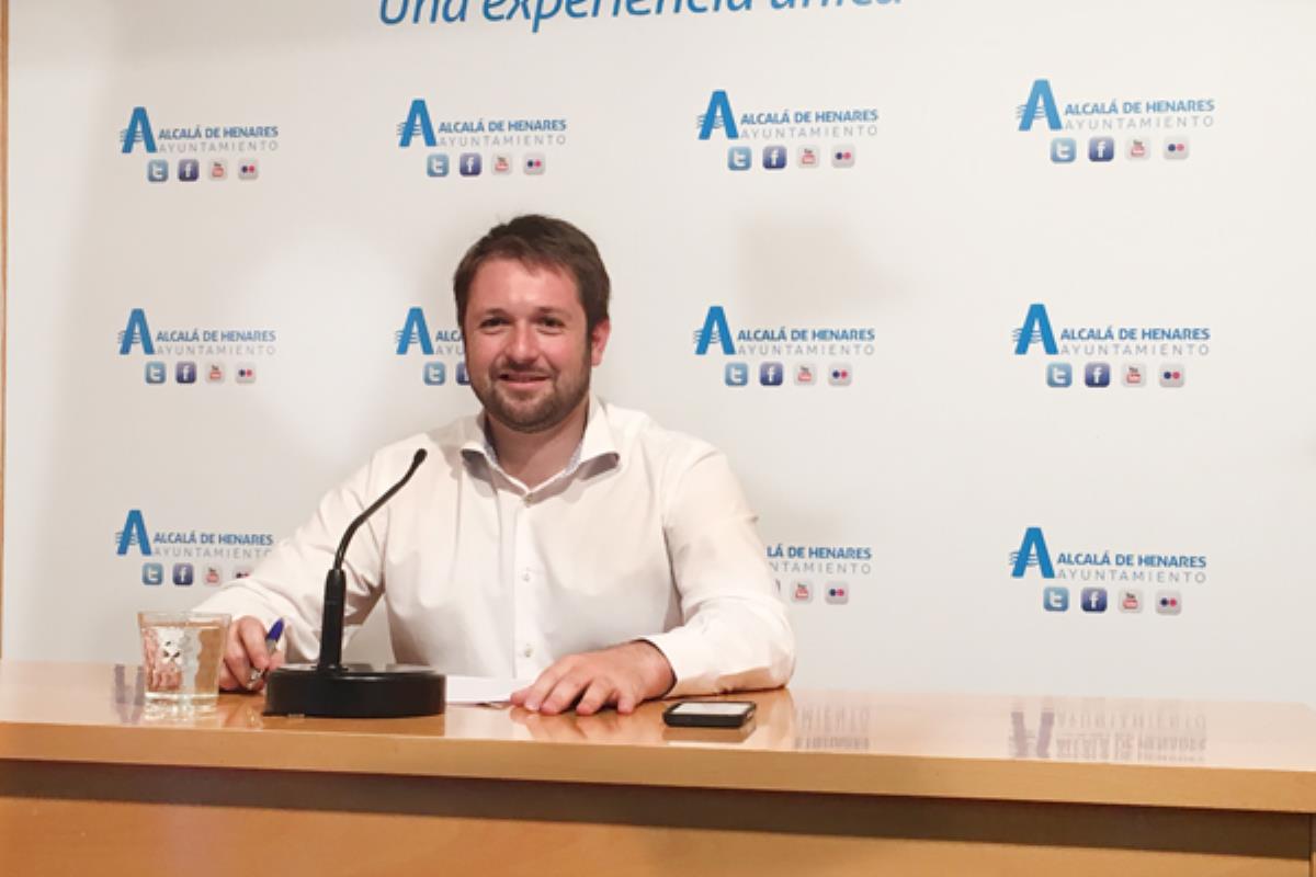 El portavoz del PP,  Víctor Chacón, ha valorado el proyecto de presupuestos del Equipo de Gobierno