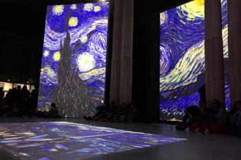 El Círculo de Bellas Artes acoge, hasta el 26 de febrero, una muestra multisensorial sobre su obra con más de 3.000 imágenes en movimiento