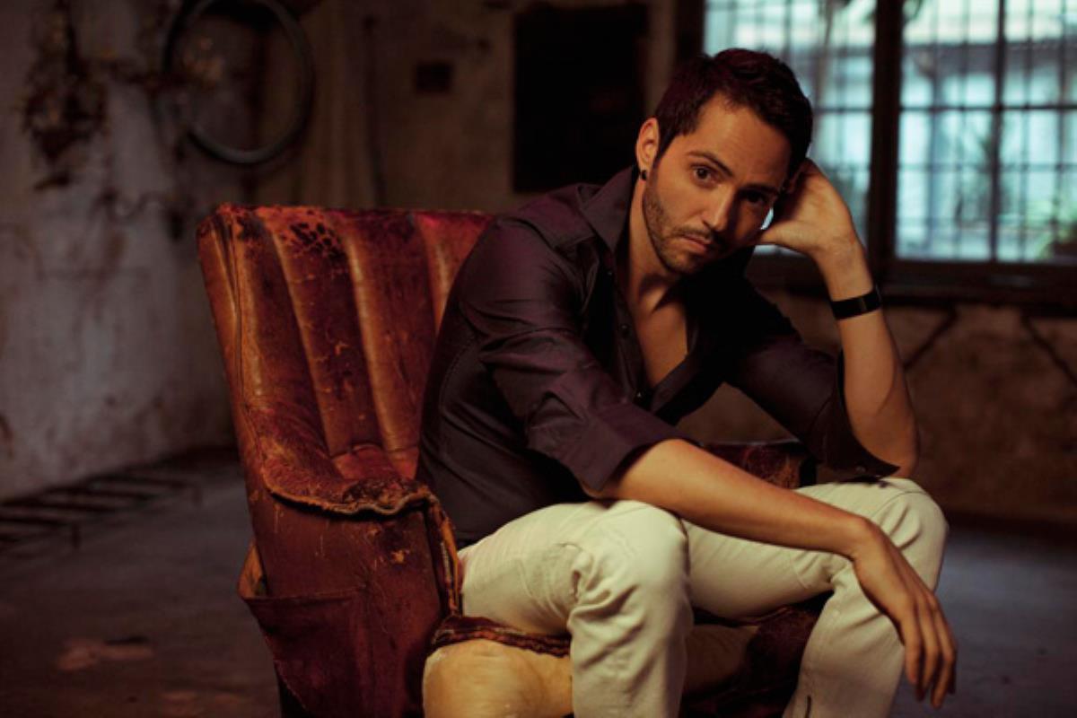 Hablamos con David Guapo, una de las cómicos más queridos de nuestro país, sobre la gira de su espectáculo ‘Que no nos frunjan la fiesta’, que pasará por Madrid los próximos 2 y 3 de diciembre