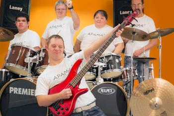 Hablamos con Pilar Crespo, directora de la Asociación de Padres de Alumnos 
con Discapacidad de Alcobendas, sobre el trabajo diario que realizan