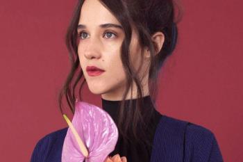 Con un showcase que invitaba a bailarle a las penas, en una puesta en escena tan íntima como embaucadora