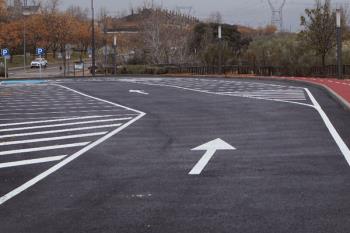 Su diseño en espiga invertida está enfocado a mejorar la seguridad vial de la zona