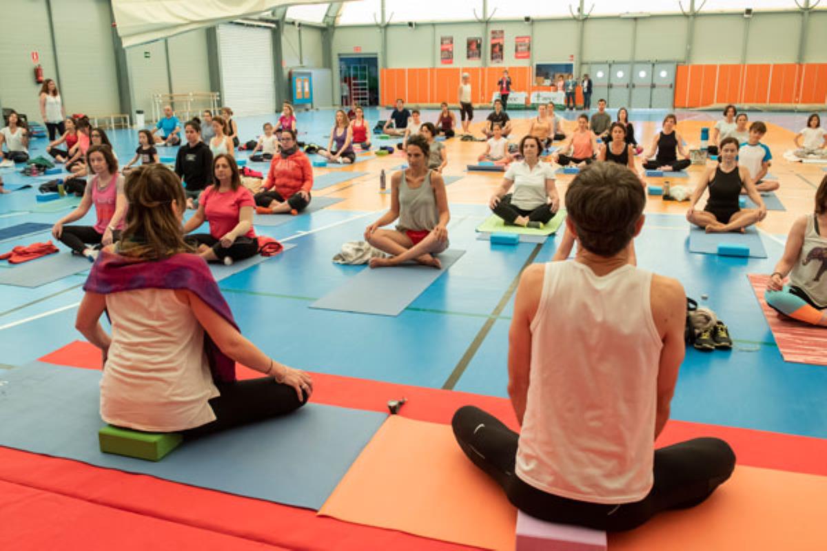 El Polideportivo Valle de las Cañas recibe una “Masterclass de yoga”