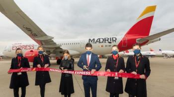 Iberia Express bautiza uno de los aviones de la compañía con el nombre de la capital como iniciativa turística