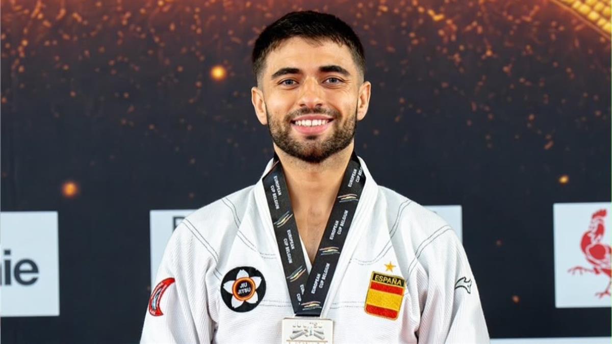 El deportista griñonense se proclamó campeón en la categoría absoluta de menos de 77 kilos
