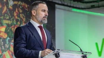 El líder de VOX ve como "una contradicción insoportable" la próxima reunión entre Feijóo y Sánchez