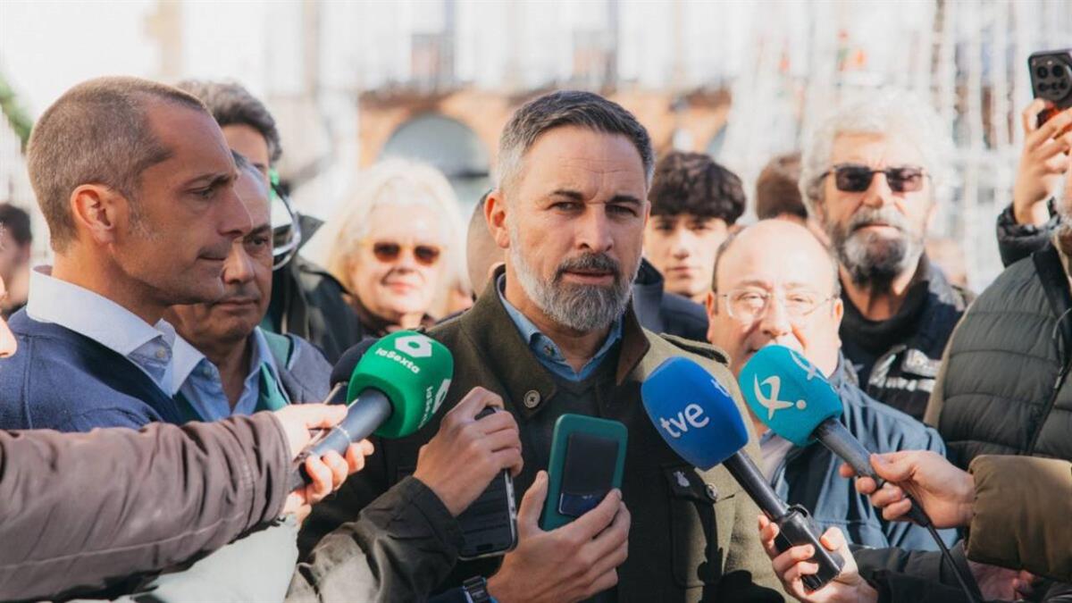 Abascal asegura que los jóvenes le escuchan y carga contra la prohibición de las redes sociales a los menores de 16 años