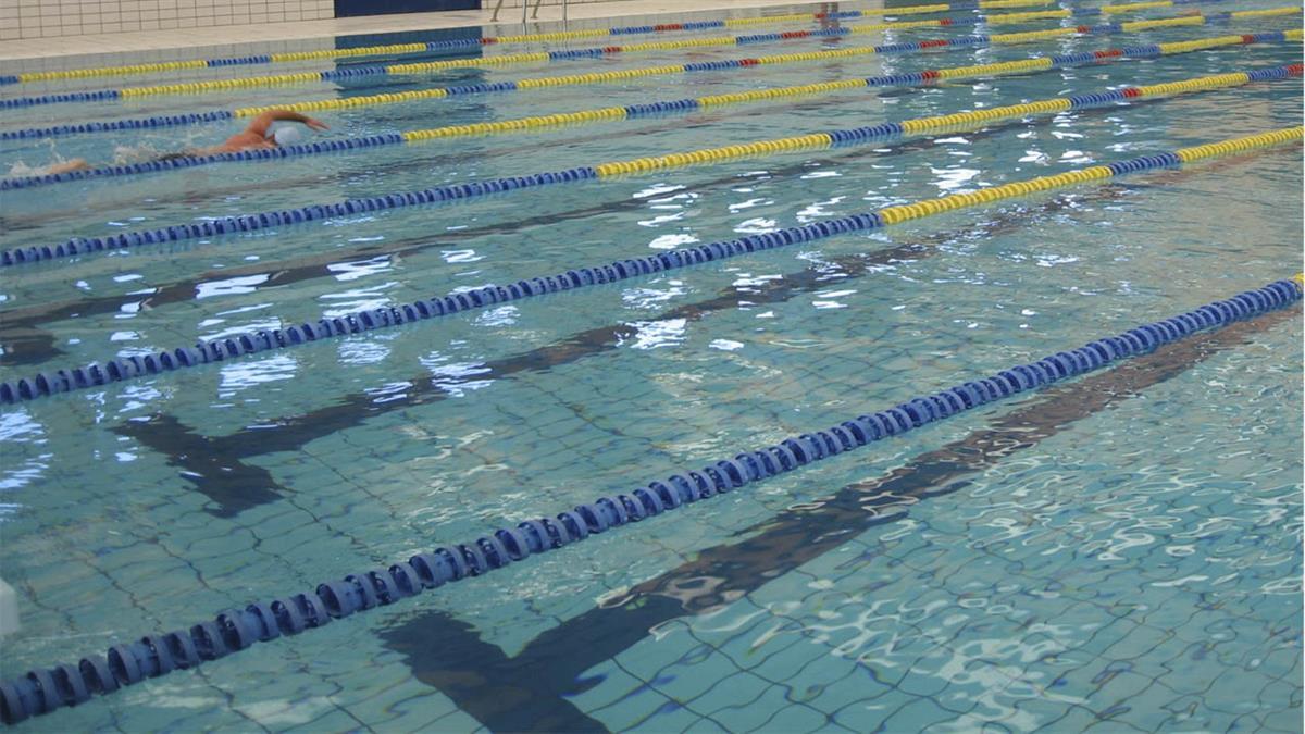 Se imparten en la piscina municipal de El Cerro
