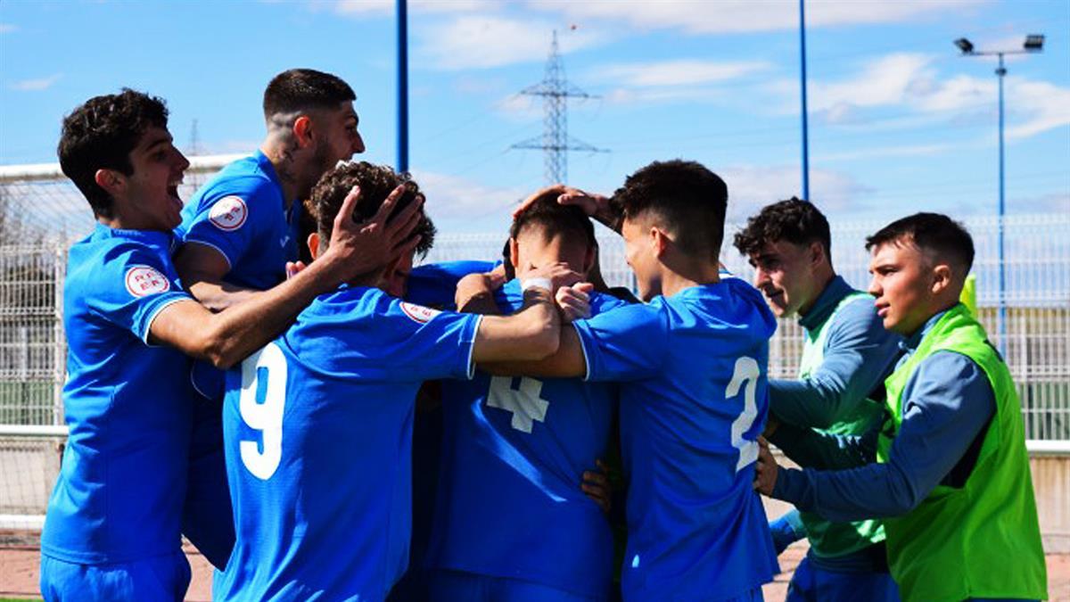 El club mantiene los precios en tribuna y posibilita el trámite online