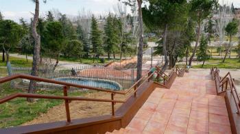 Este parque, situado en el Camino de las Huertas, ha sido rehabilitado y mejorado para el uso y disfrute de los vecinos