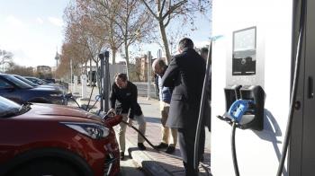 Abre la electrolinera más potente de la vía pública en Madrid 