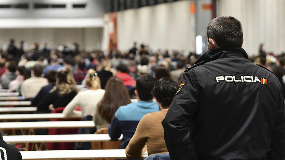 Todos los interesados deberán inscribirse de manera telemática