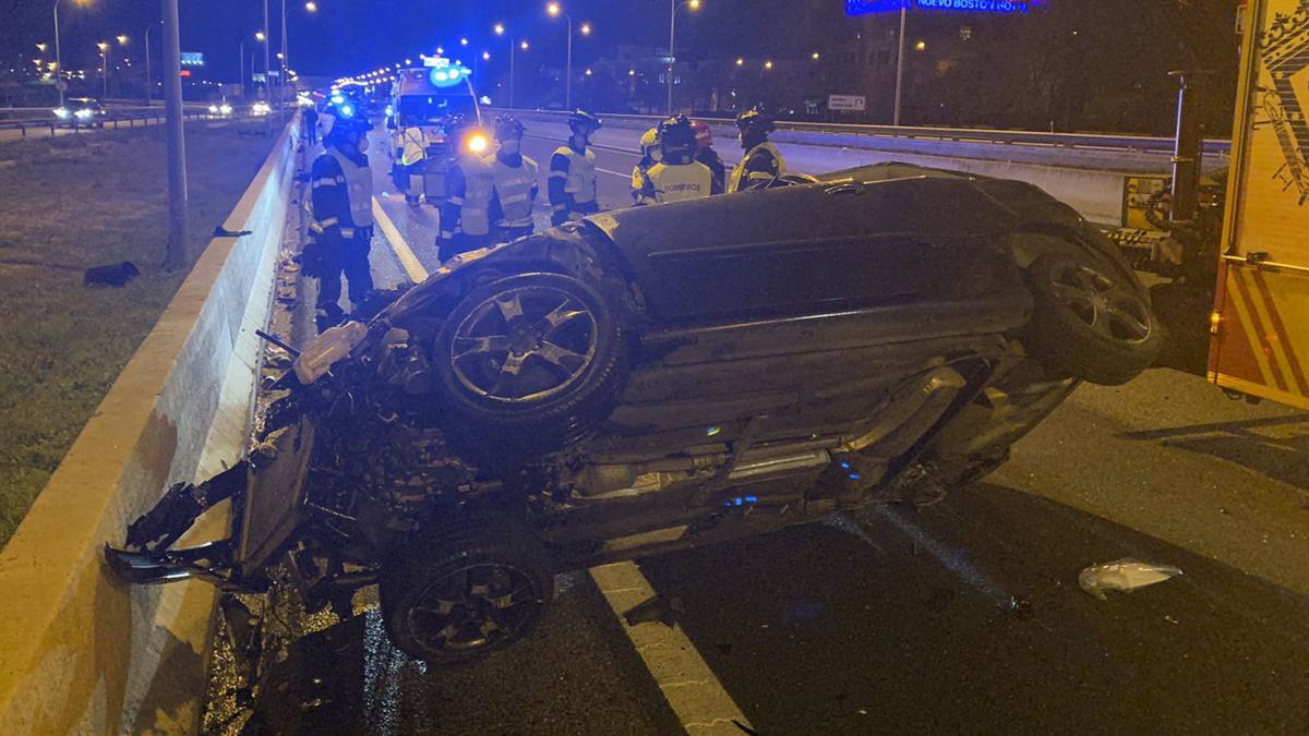 Dos coches han chocado en la vía provocando el fallecimiento de uno de los conductores