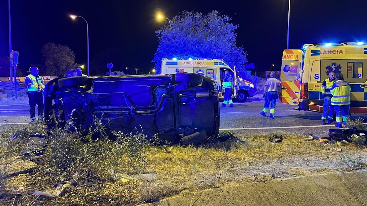 Un turismo conducido por un conductor novel sufrió una salida de vía y dio varias vueltas de campana