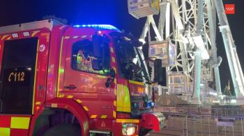 Los bomberos rescatan a 19 personas atrapadas en la infraestructura