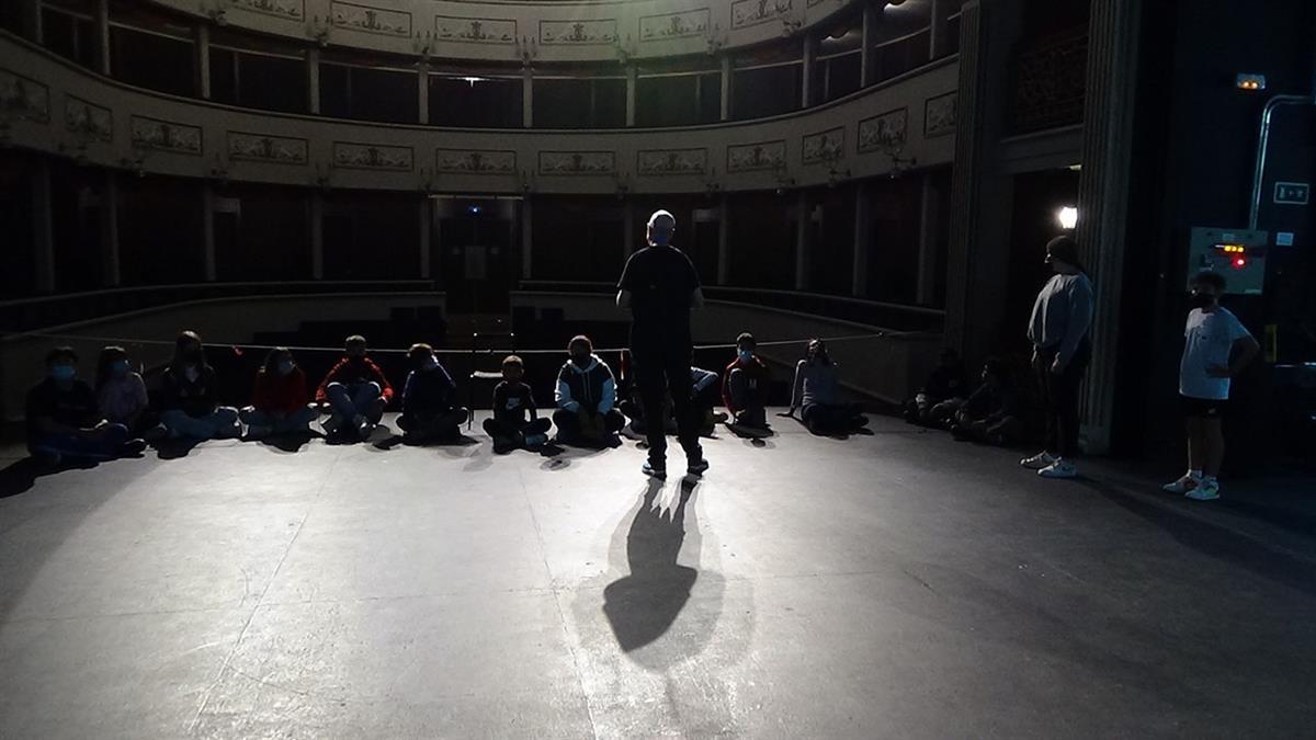 Al Grupo de Teatro Independiente Cambaleo