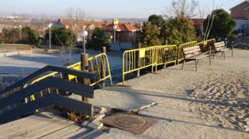 Se centran especialmente, en la mejora del vallado perimetral y las barandillas existentes en los desniveles