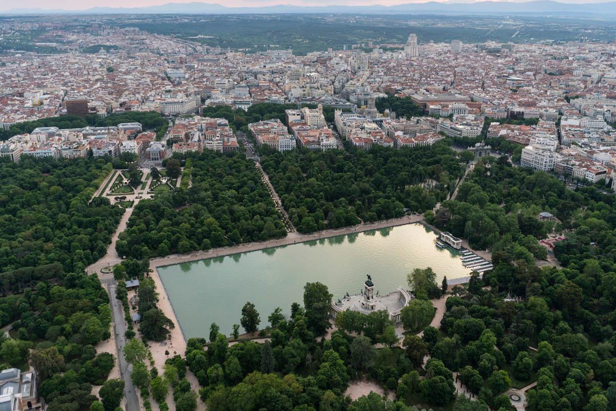 El Retiro y otros ocho parques de Madrid cierran esta tarde para evitar posibles accidentes  
