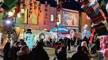 La aldea de la Navidad llega a la Plaza del Teatro