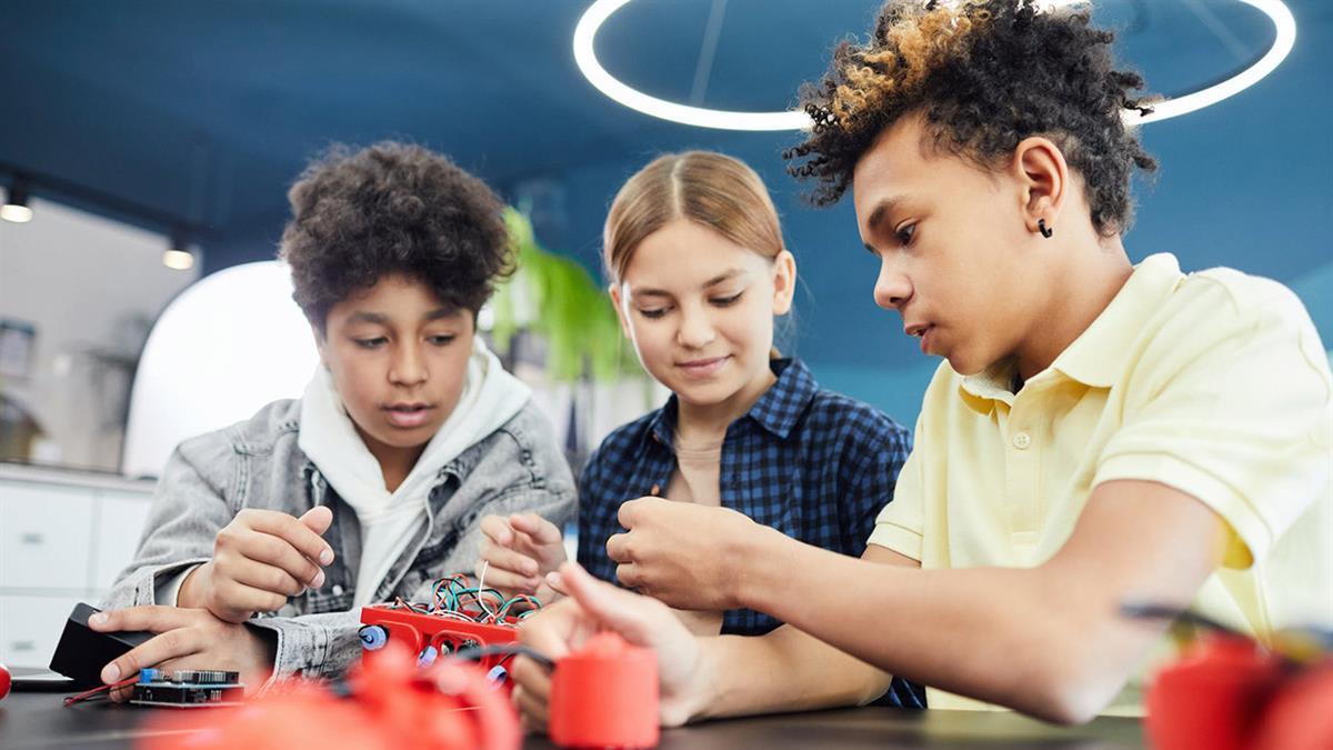 Desde una Ludoteca de Pascua hasta un campamento tecnológico