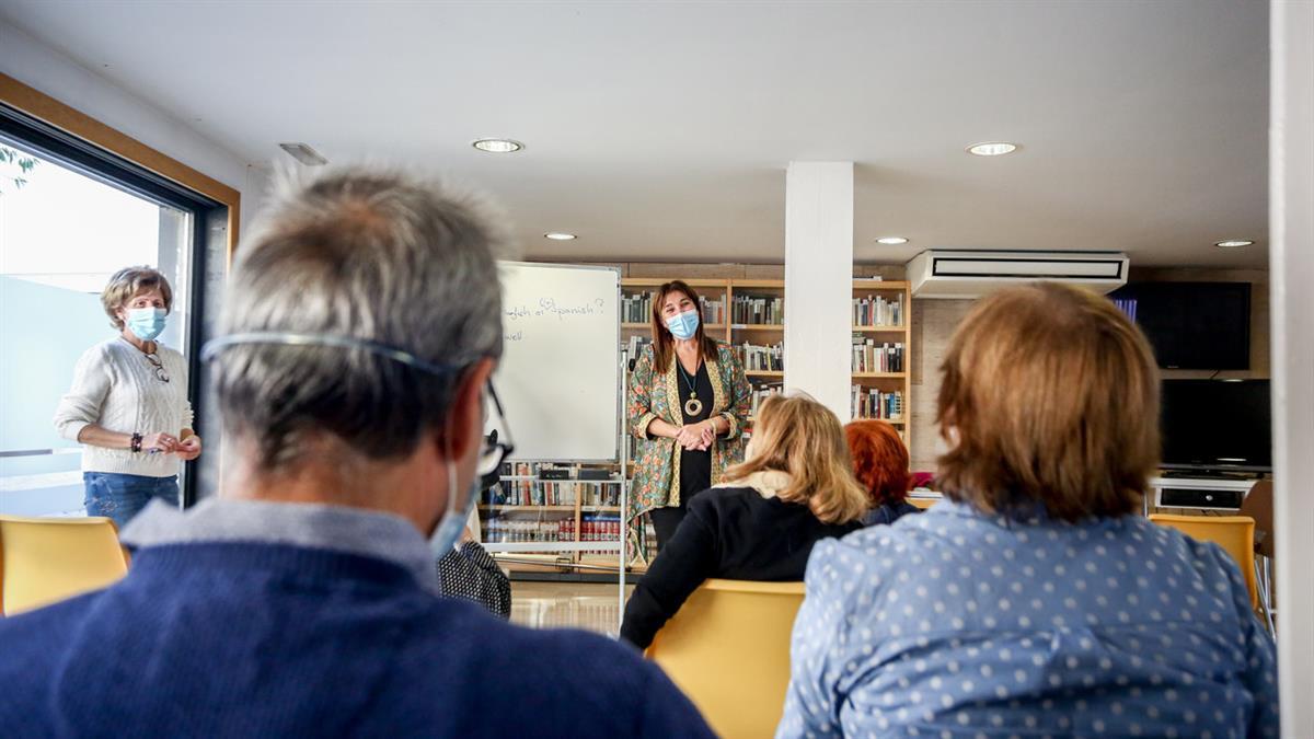 Estas propuestas se suman a la programación habitual de los centros municipales de mayores

