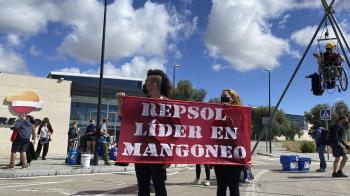 Rebelión por el Clima ha planteado cuatro demandas a la empresa